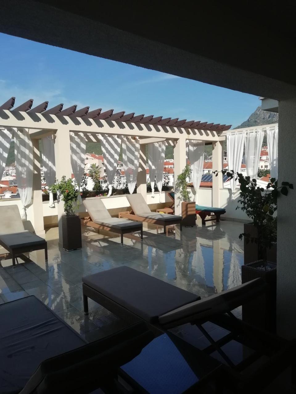 Apartments And Rooms Grand Palazzo Budva Exterior photo